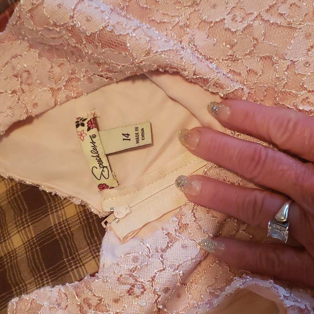 Dress - Picture 4 of 6